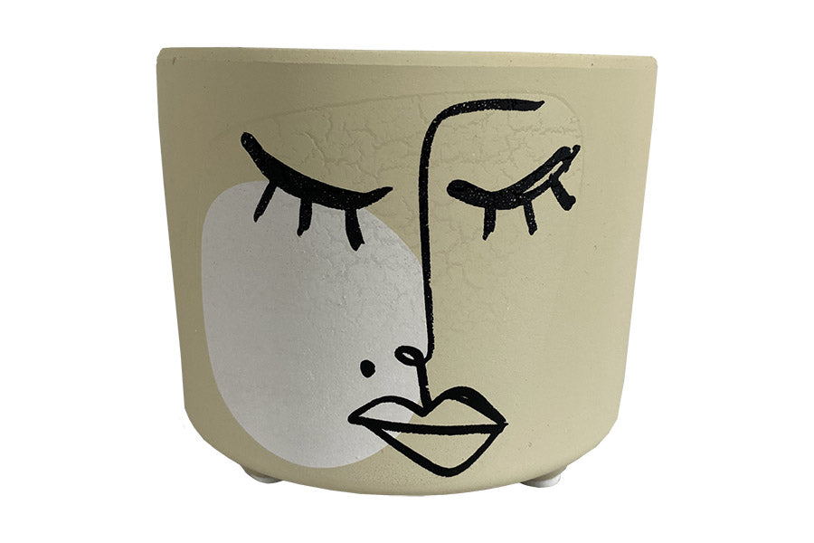 
                  
                    Cache pot vide avec un dessin de traits visage d'une femme yeux fermés. Format pot petit. Pot fleur sans trou. pot de fleur dessin visage. Cache pot visage.  Kipok. vase tête de femme. pot visage. vase abstrait visage. kipok. pot de fleur céramique. cache pot 12 cm. Pot de fleur deco. petit vase visage et pot visage décoratif
                  
                