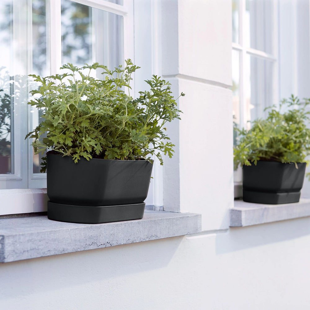 Jardiniere noir grand pour terasse et balcon. Grand pot de fleur noir 50 XL. Pot de fleur résiste au à la chaleur et au froid. Kipok  jardiniere pour tomate et légumes. Pot de fleurs exterieur resiste au soleil et au gel.