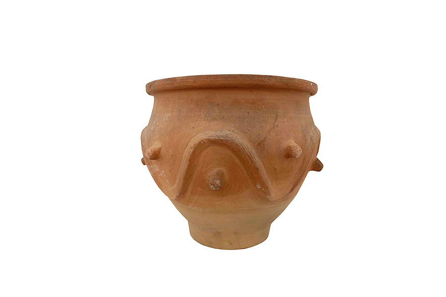 KIPOK. Pot en céramique en terre cuite rond avec des motifs. Pot de fleur fait à la main. Fabrication artisanale. Pot en terre cuite  vide. Pot de fleur perce jardin  et terrasse. KIPOK. achat pot de fleur design