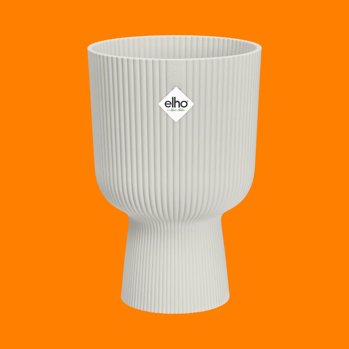 Charger l&amp;#39;image dans la galerie, pot de fleur avec pieds blanc. pot de fleur haut blanc. pot pour plante verte ou fleurs. Kipok. Pot en plastique blanc.
